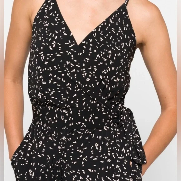 KAILEIGH Flattering Black & White Patterned Jumpsuit W/off-white Fleck Pattern - Picture 4 of 9